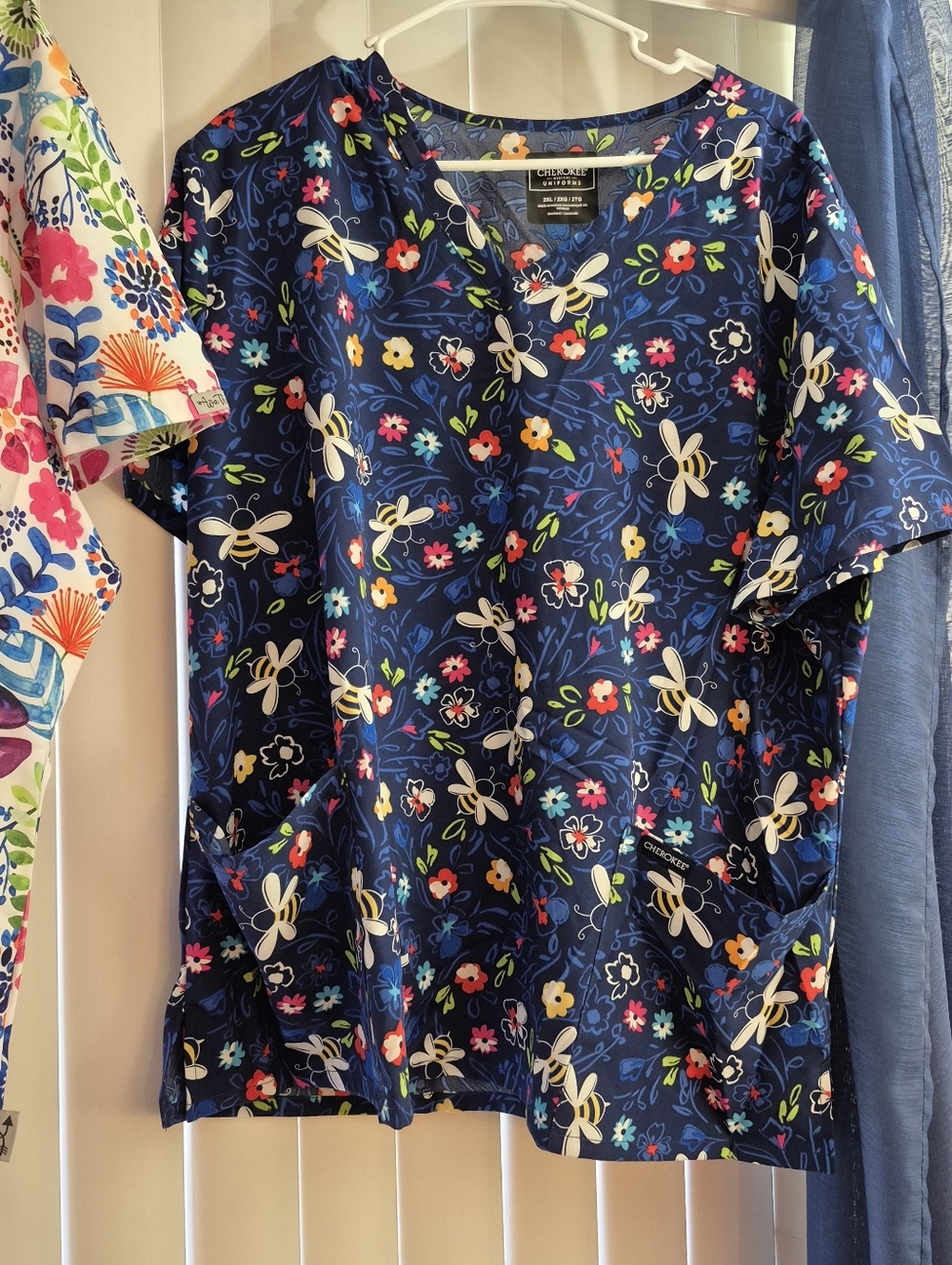 2XL..Set Of 2 Spring/Summer Stretchy Scrub Tops - Picture 3 of 5